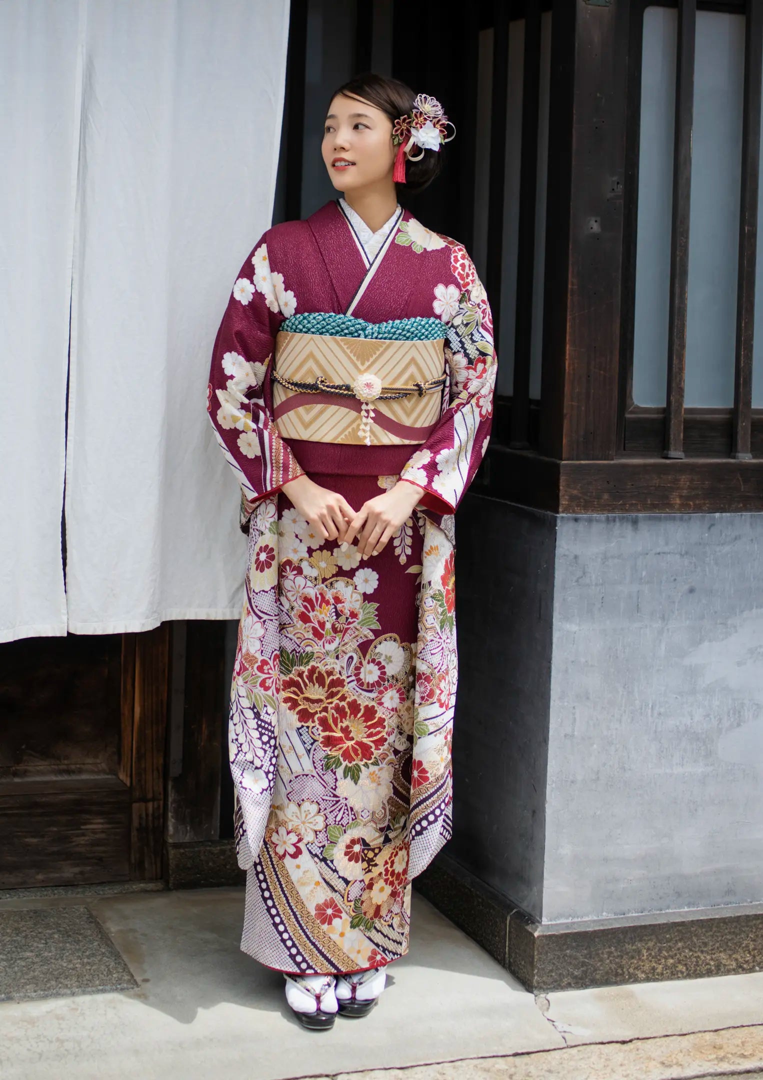 振袖ネットレンタル:赤紫に花 】日本の名花を身に纏って/KH-498 振袖ネットレンタル:赤紫に花 】日本の名花を身に纏って/KH-498