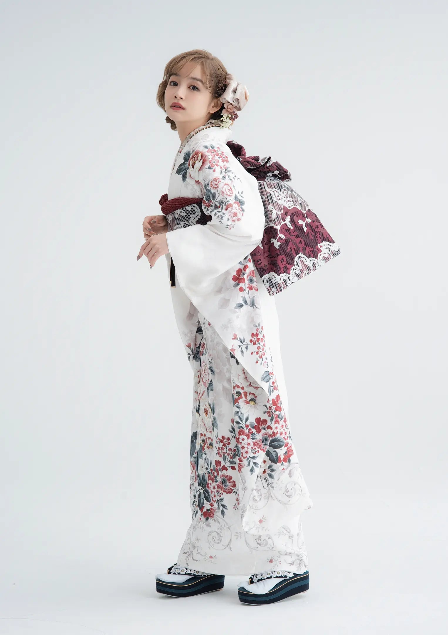 振袖ネットレンタル:ノーブルな白】クラシックな花柄/KH-545 – kimono 振袖ネットレンタル:ノーブルな白】クラシックな花柄/KH-545 – kimono