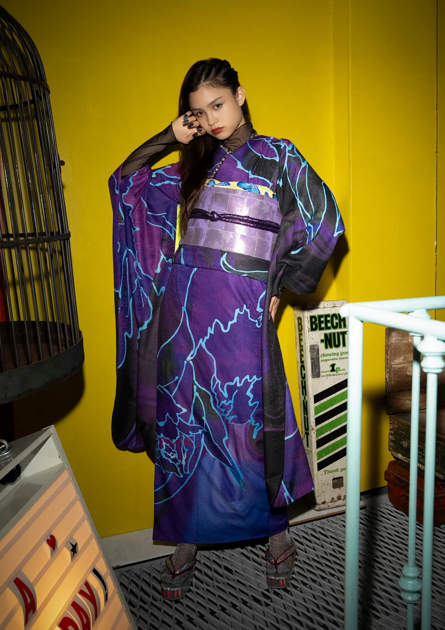 振袖ネットレンタル: パープルのニュアンス】個性はスタイルを貫いて 振袖ネットレンタル: パープルのニュアンス】個性はスタイルを貫いて