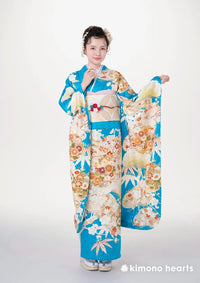 華やか花柄振袖 青色　フルセット クール系 ブルー(青)/白/黒 薔薇柄 高級 派手 一番目立つ