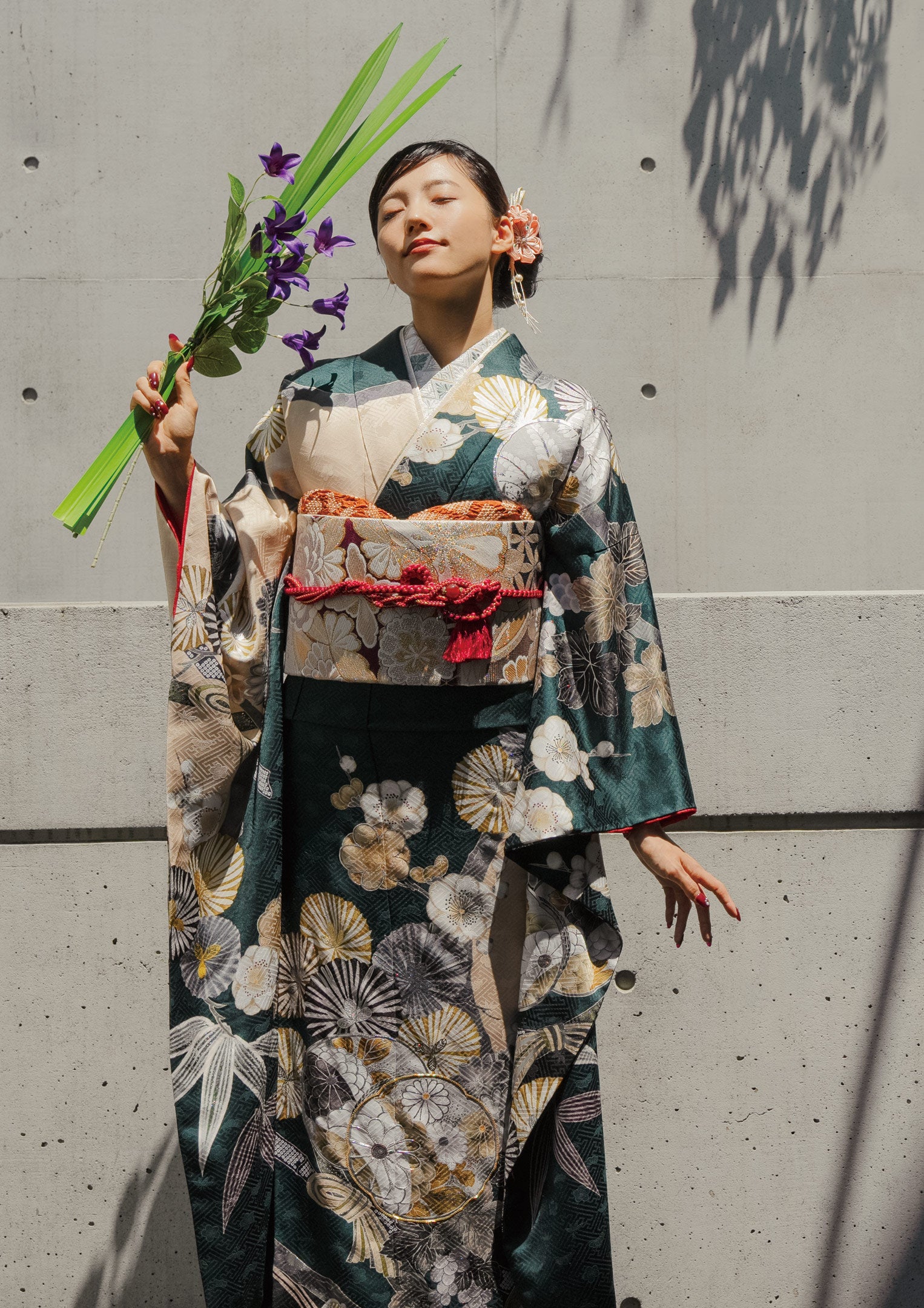 F4-7 訳あり特価　きれいな刺しゅう花柄衣裳　三五親王のみ F4-7 訳あり特価 きれいな刺しゅう花柄衣裳 三五親王のみ F4-7 訳あり