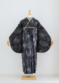 【袴ネットレンタル：黒の花柄セットアップ】ローリーズファームの袴/NLN-61