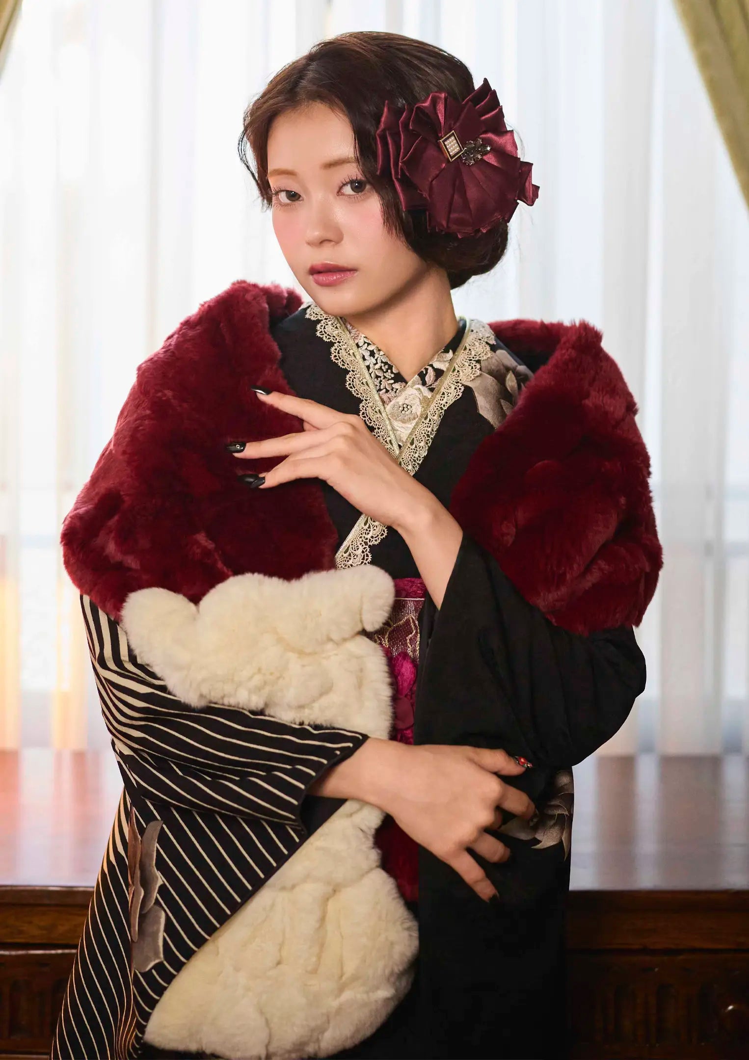 【振袖ネットレンタル：まるで銀幕スタア】黒薔薇モダンガール/KH-359