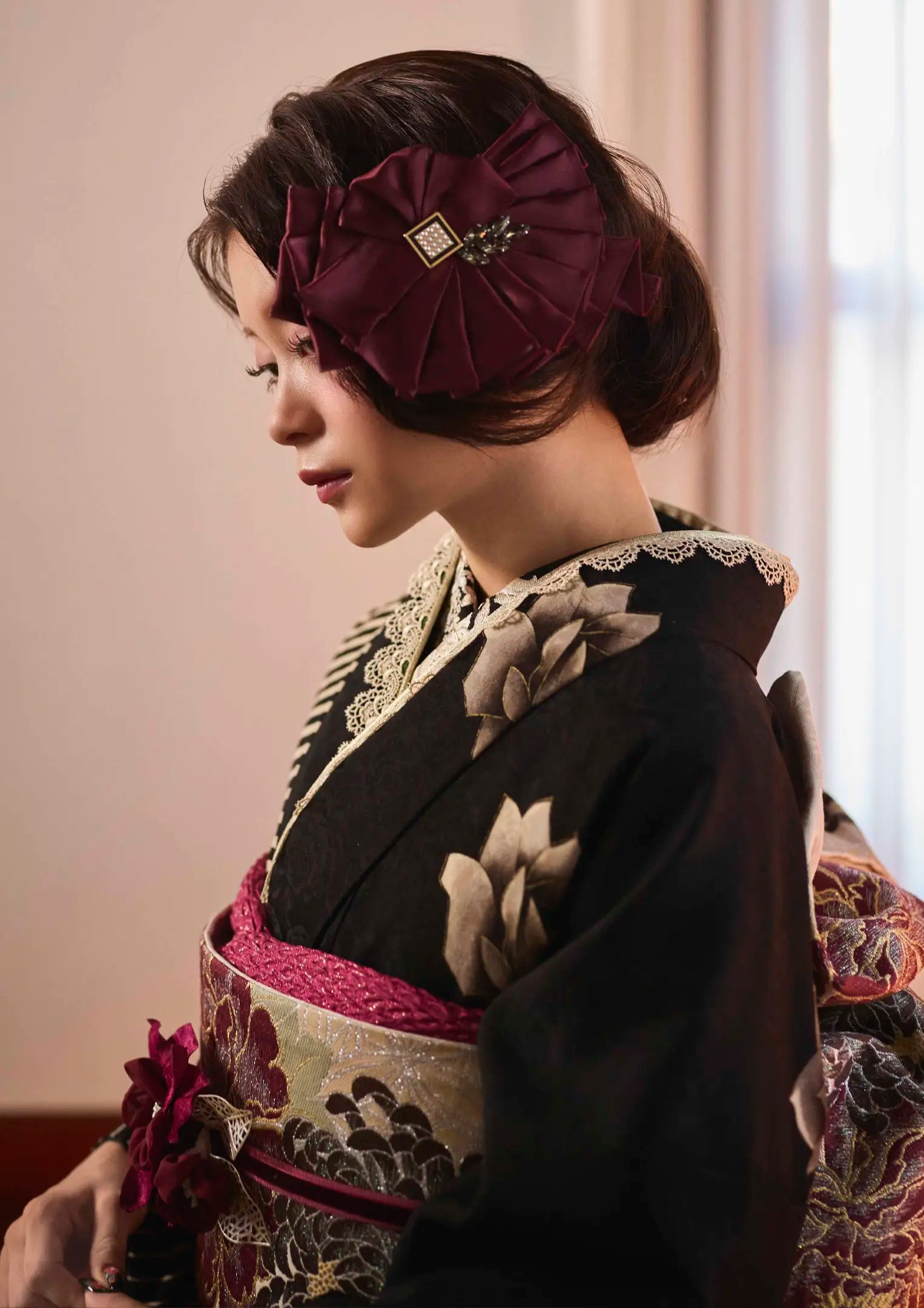 【振袖ネットレンタル：まるで銀幕スタア】黒薔薇モダンガール/KH-359