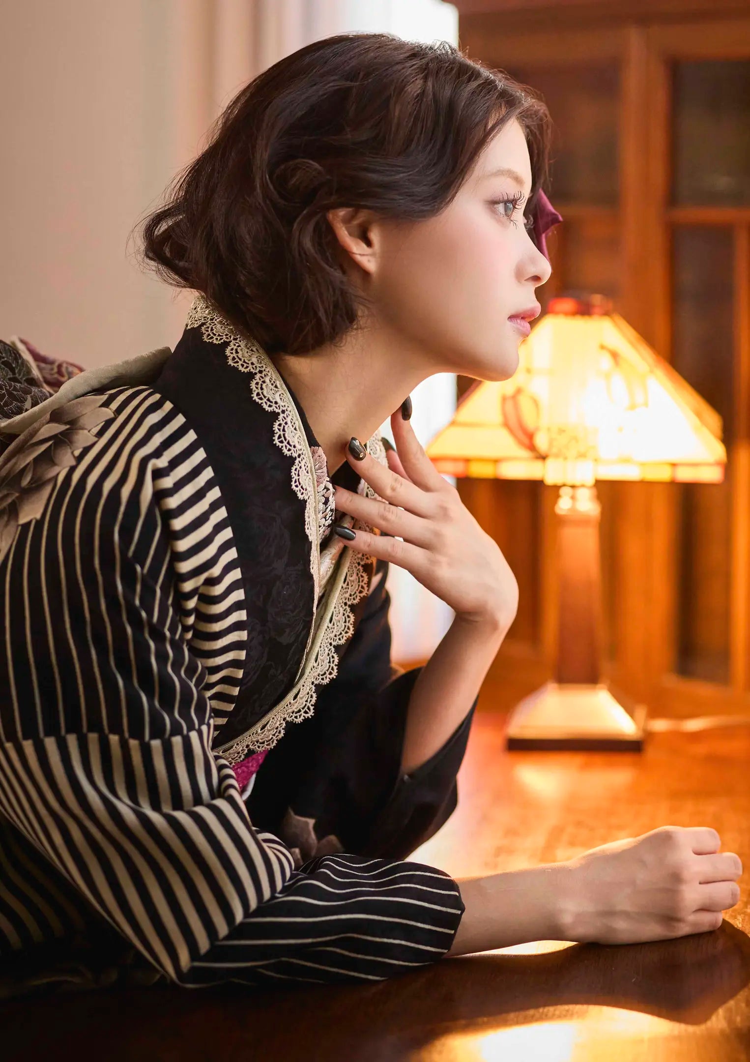 【振袖ネットレンタル：まるで銀幕スタア】黒薔薇モダンガール/KH-359