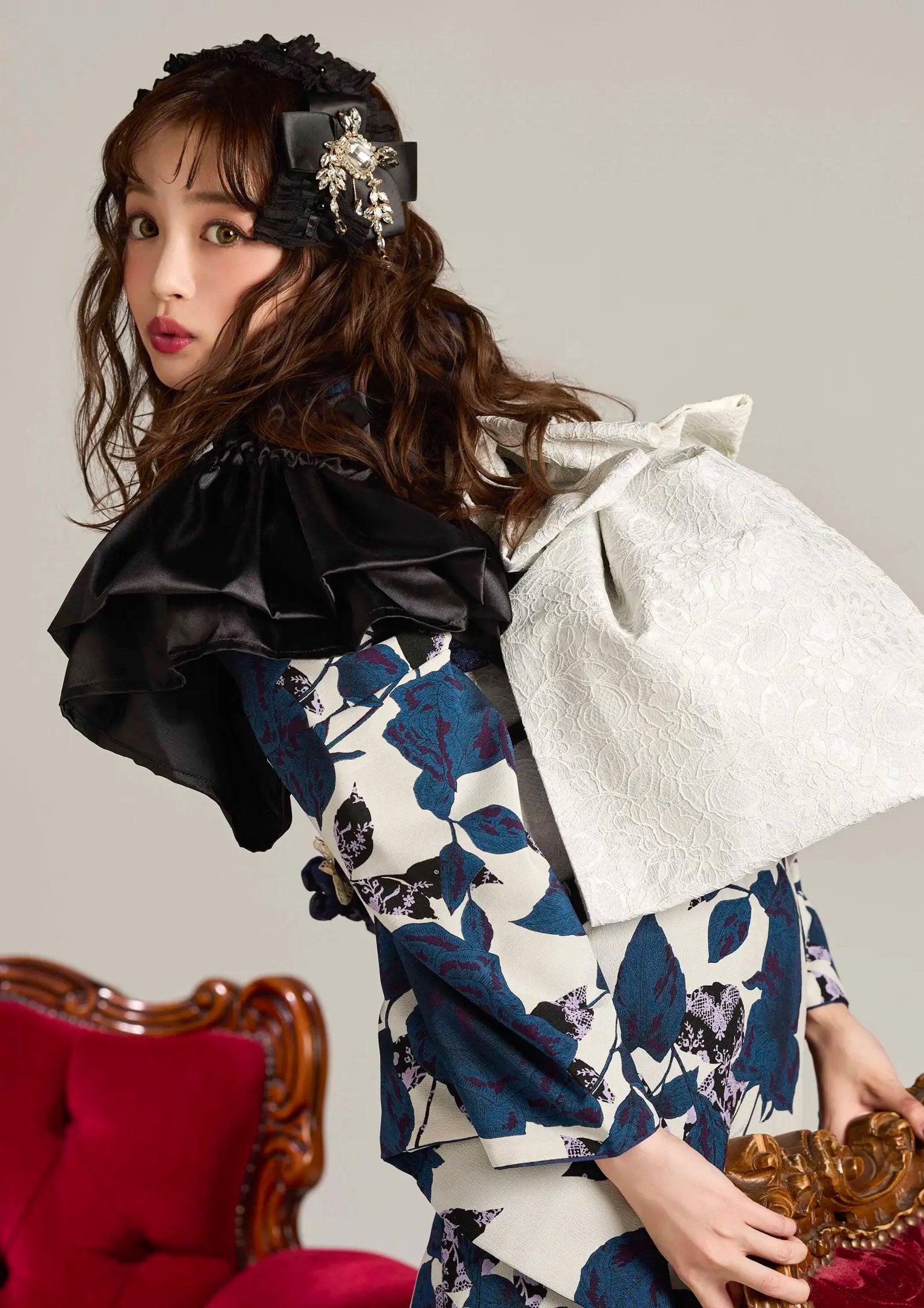 【振袖ネットレンタル：ブルーローズで洋風に】レースやフリルでつくるドールスタイル/KH-305