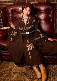 【振袖ネットレンタル：チョコレートのときめき】刺繍がおしゃれなワントーンコーデ/FL-A106