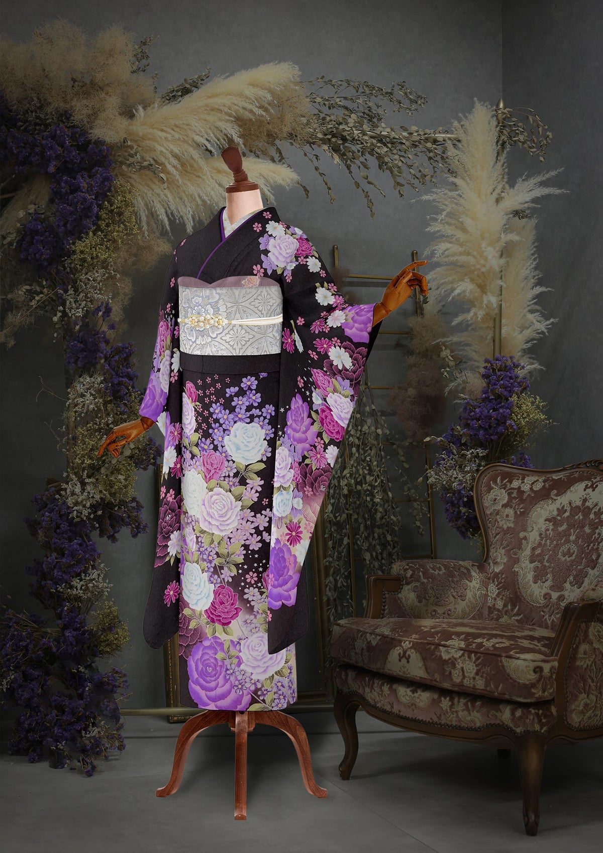 短期振袖ネットレンタル：黒に紫のバラ】品よく派手に/C-087 – kimono 