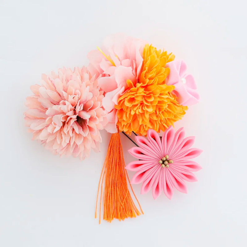 【髪飾り販売：成人式・卒業式に！白×グレーつまみ細工とゴールド飾りの髪飾り2点セット】振袖・袴用和装ヘアアクセサリー/hair-010