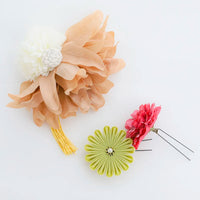 【髪飾り販売：成人式・卒業式に！ベージュフラワーとカーキつまみフラワーのタッセル付き髪飾りセット】振袖・袴用和装ヘアアクセサリー/hair-015