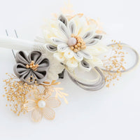 【髪飾り販売：成人式・卒業式に！白×グレーつまみ細工とゴールド飾りの髪飾り2点セット】振袖・袴用和装ヘアアクセサリー/hair-025