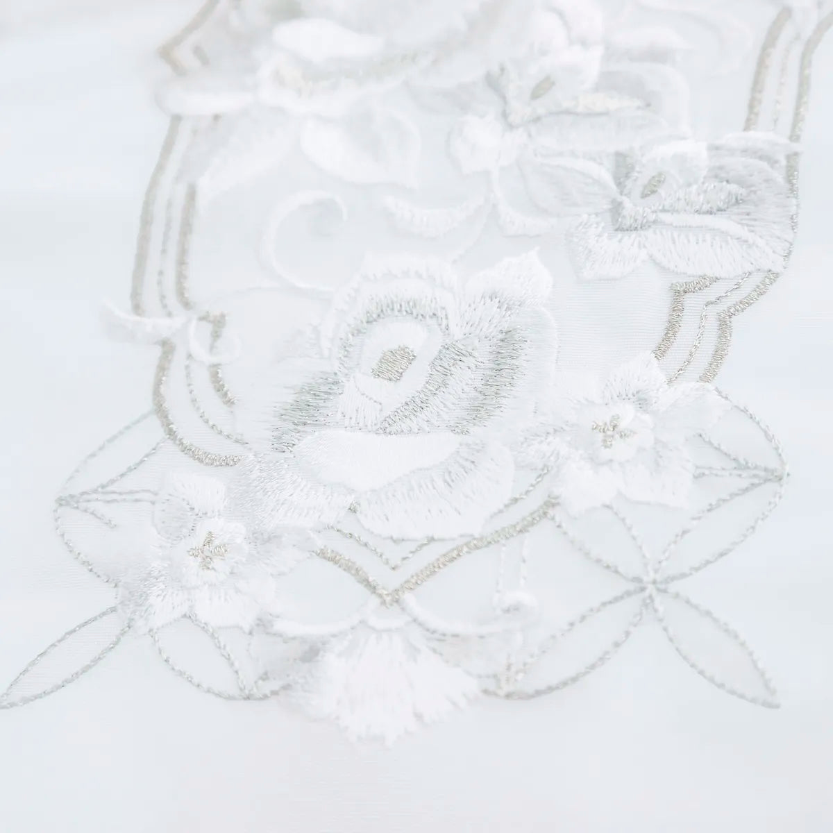【半衿販売】洋風コーディネートや上品なコーディネートにおすすめ！七宝薔薇刺繍半衿