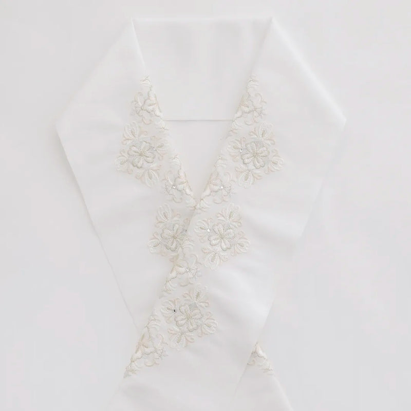 半衿:華紋ラインストーン白 – kimono-hearts-onlinestore 半衿:華紋ラインストーン白 – kimono-hearts-onlinestore