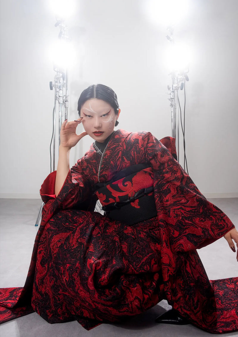 振袖ネットレンタル: 赤と黒の個性】スタイリッシュで個性的/KH-519 振袖ネットレンタル: 赤と黒の個性】スタイリッシュで個性的/KH-519