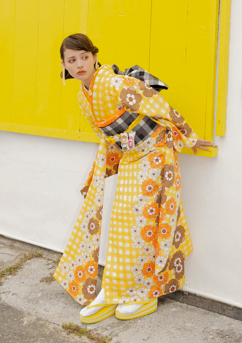【振袖ネットレンタル：イエローチェック】昭和レトロなデザイン/KH-566