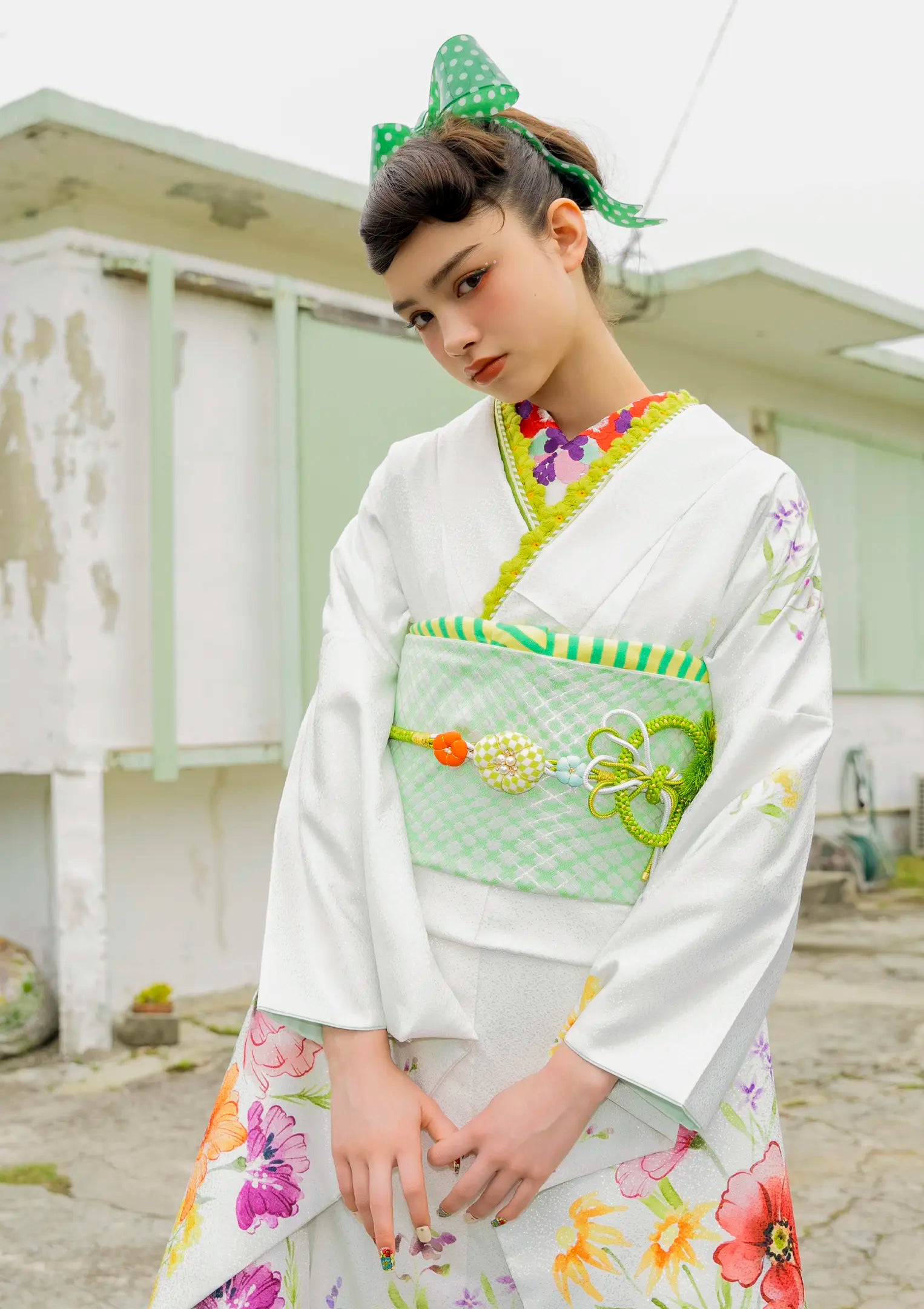 振袖ネットレンタル:水彩レトロ】白地にカラフルな色彩/KH-567 振袖ネットレンタル:水彩レトロ】白地にカラフルな色彩/KH-567