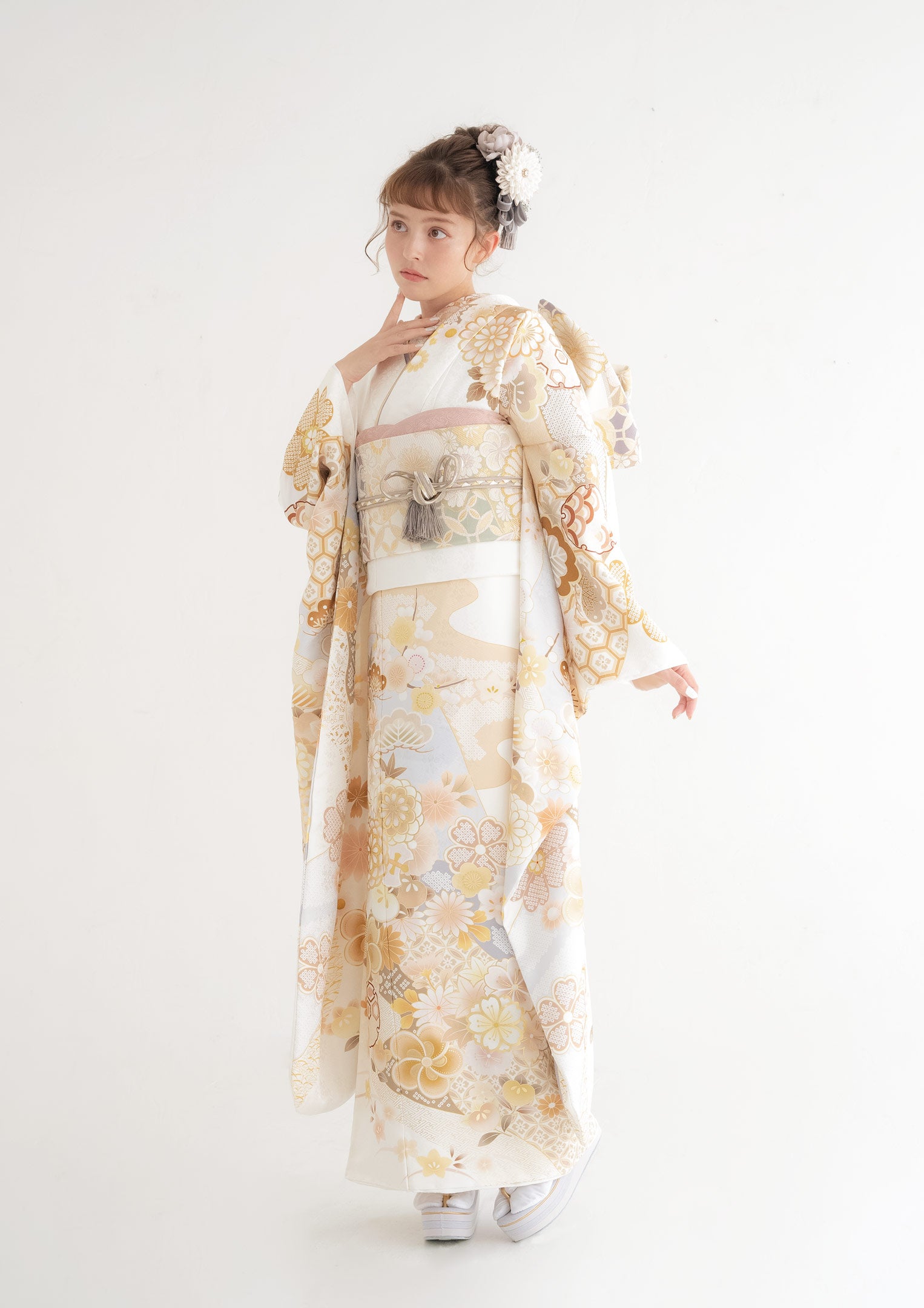 振袖ネットレンタル：白にふんわり華】和やかに可愛く/KH-483 – kimono