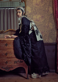 【振袖ネットレンタル：シンプルな黒ベロア】素材が切り替わる珍しいデザイン/FL-0107