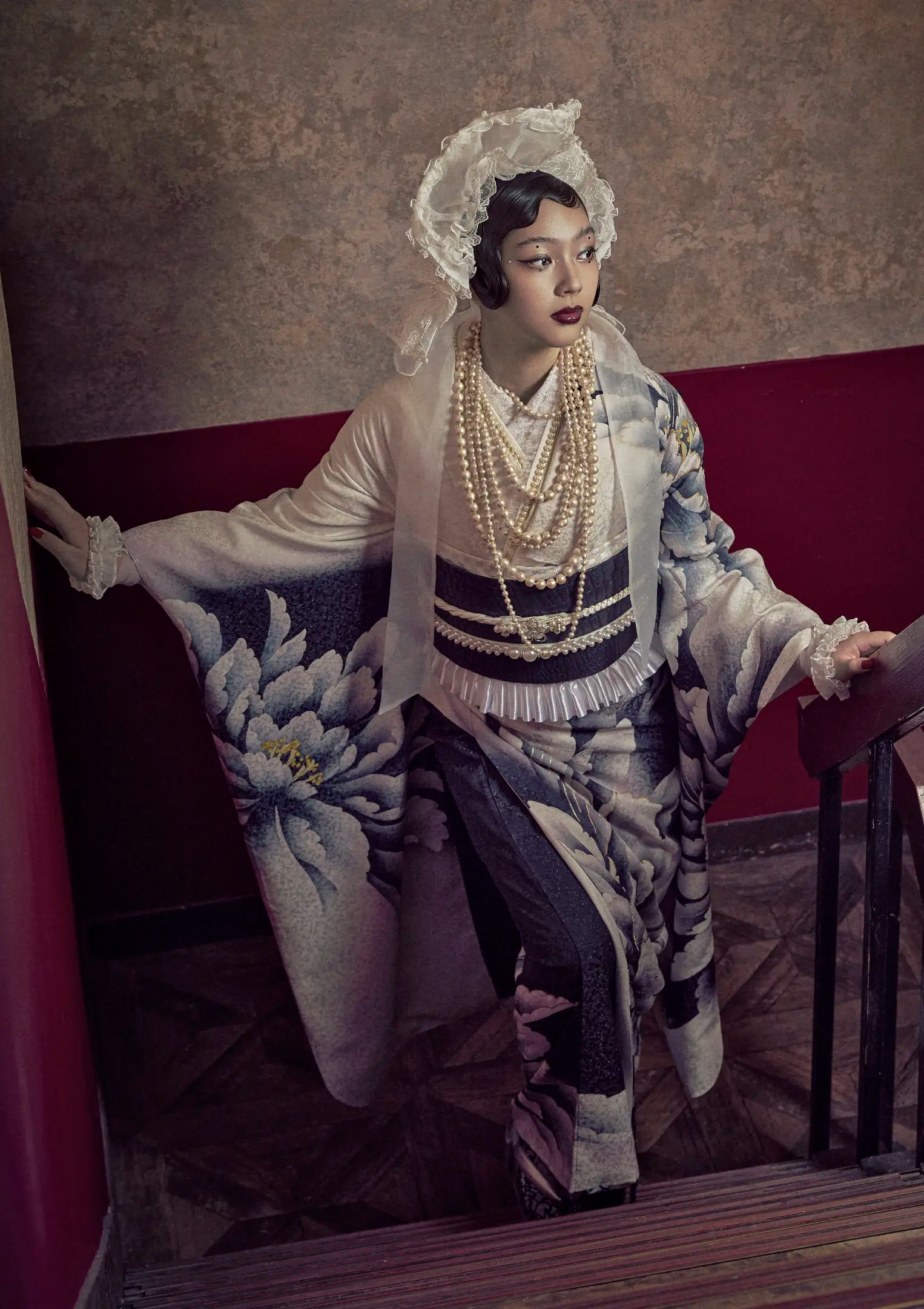 【振袖ネットレンタル：モノトーンの世界】パールをあしらって高貴に気高く/KH-368