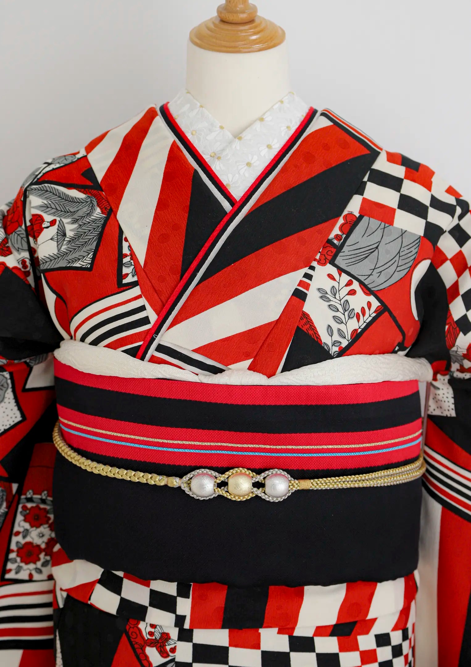 【振袖ネットレンタルすぐ届く成人式振袖】最短1週間でお届け！個性的な花札デザイン/KH-271