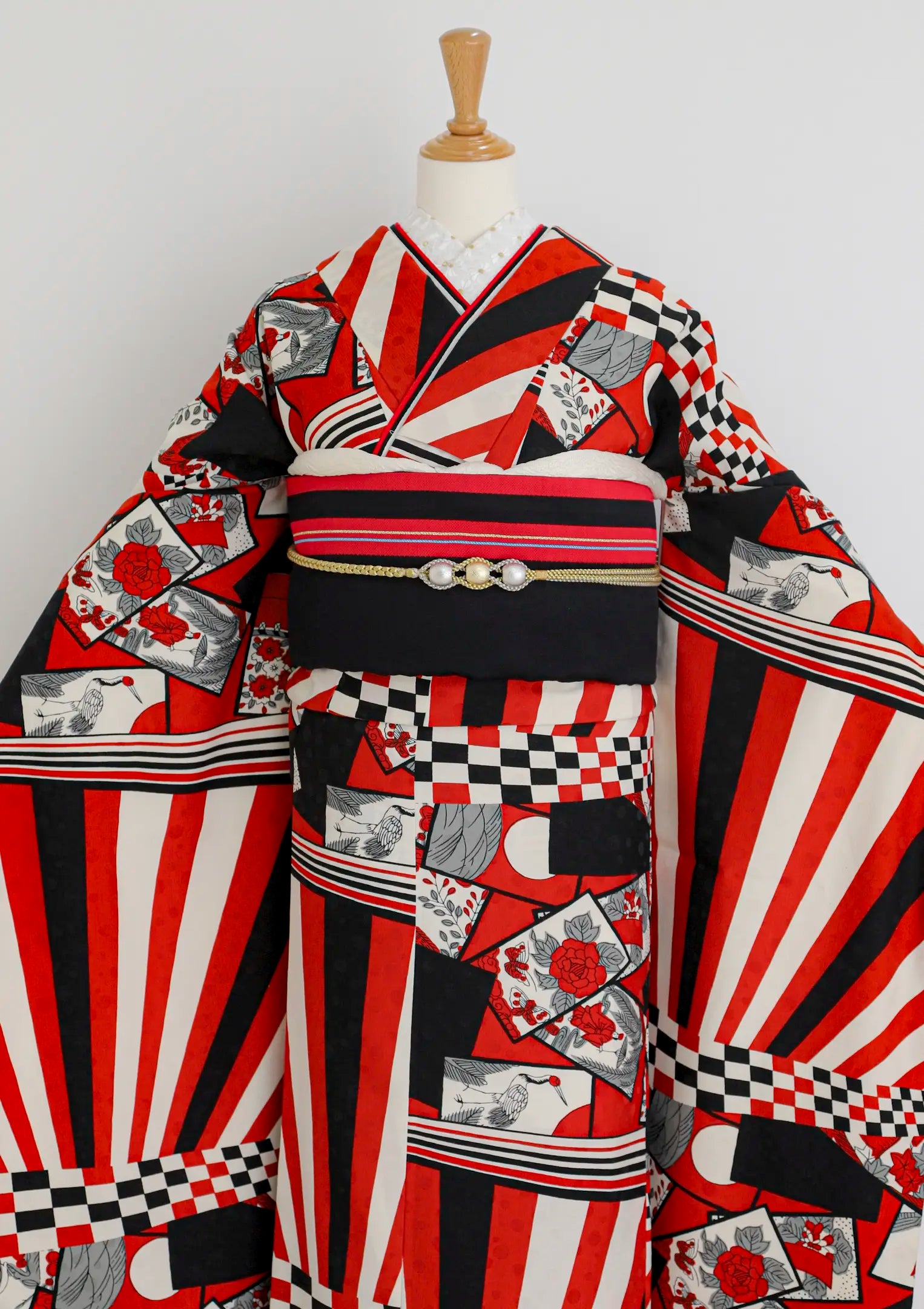 【振袖ネットレンタルすぐ届く成人式振袖】最短1週間でお届け！個性的な花札デザイン/KH-271