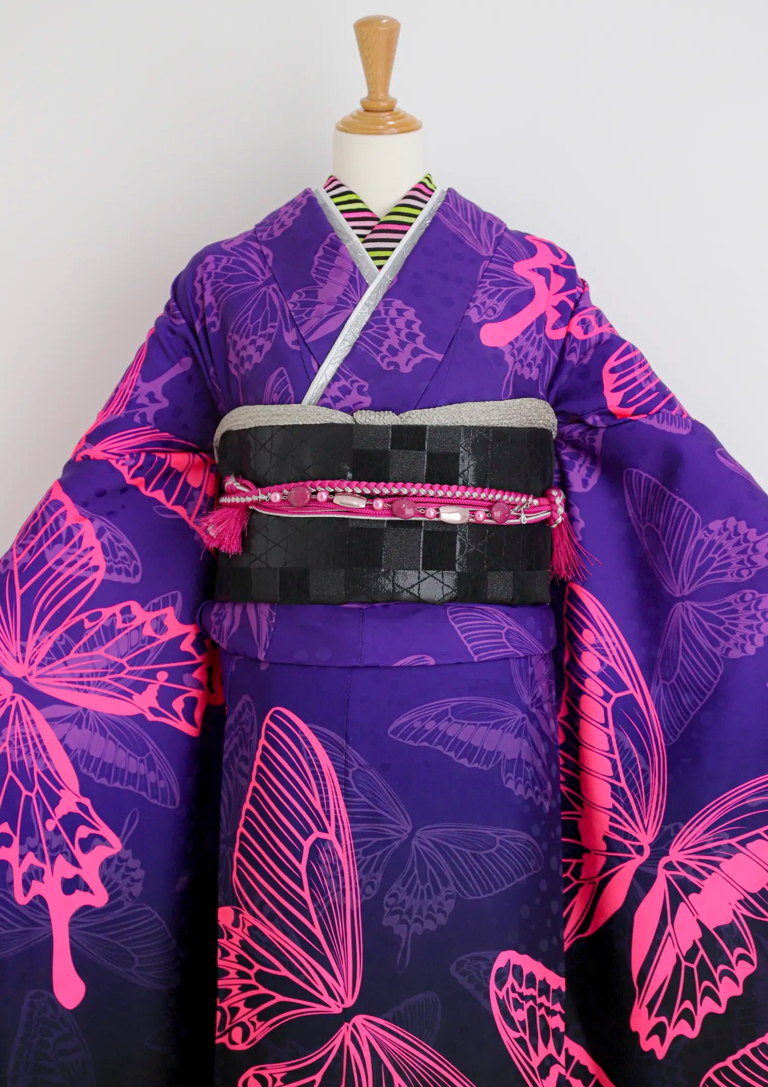 【振袖ネットレンタルすぐ届く成人式振袖】最短1週間でお届け！妖しく魅惑的な個性派振袖/KH-556