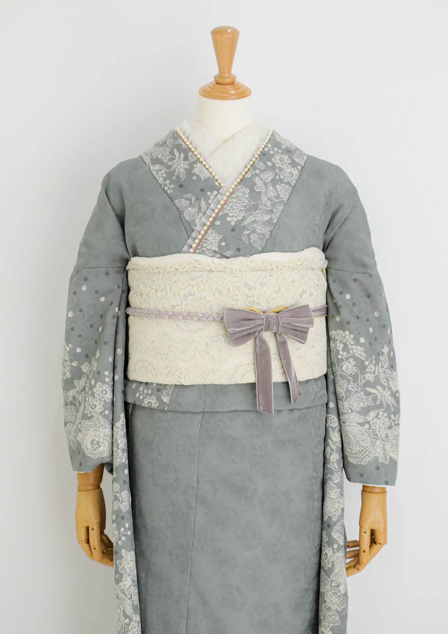 【振袖ネットレンタルすぐ届く成人式振袖】最短1週間でお届け！白のレース風模様/KH-396