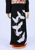 【振袖レンタル：黒と鶴】シンプルなデザインだからこそ浮世絵風の帯や衿が映える