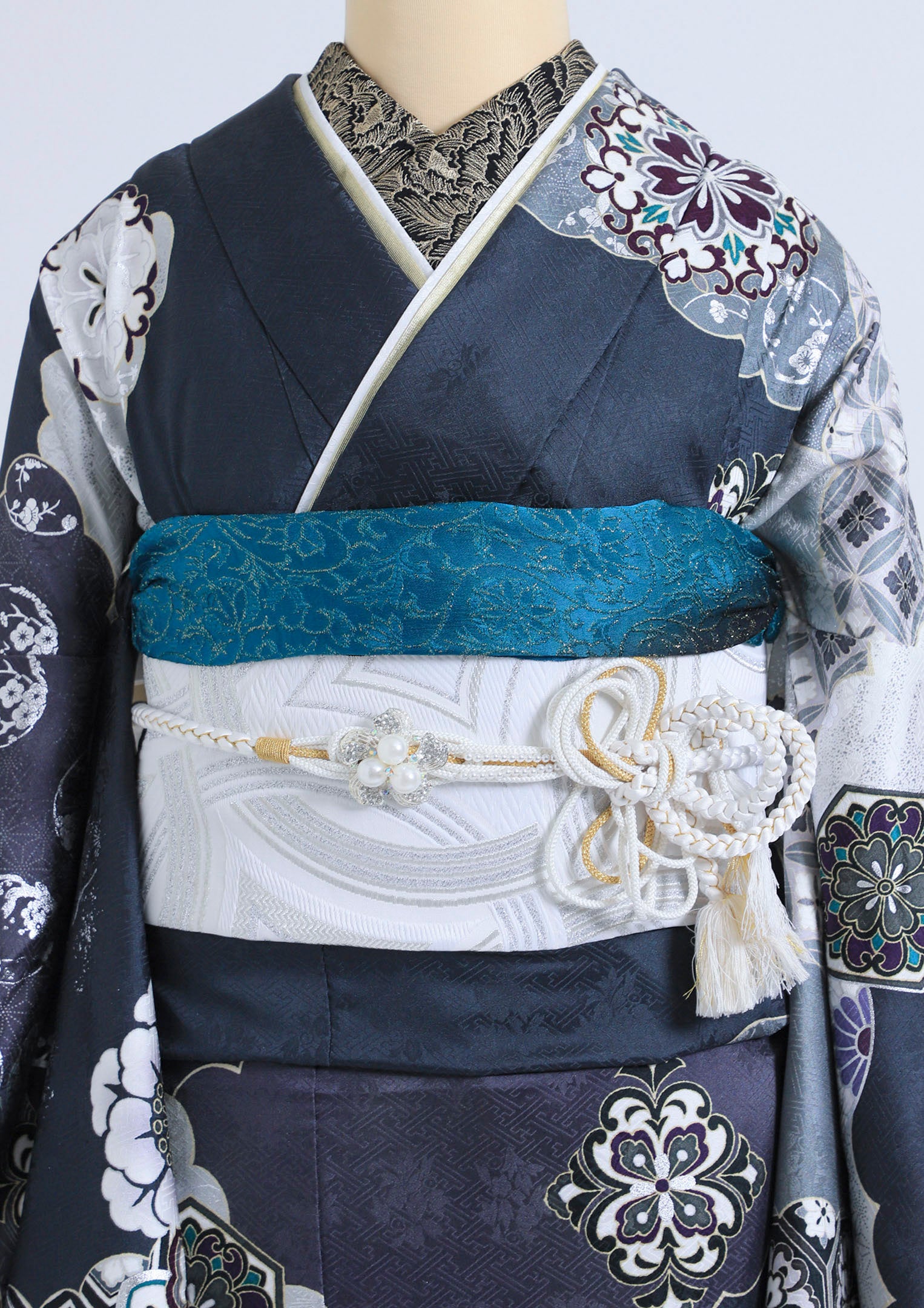 振袖ネットレンタル：青とグレー】オリエンタルな雰囲気で/KH-369