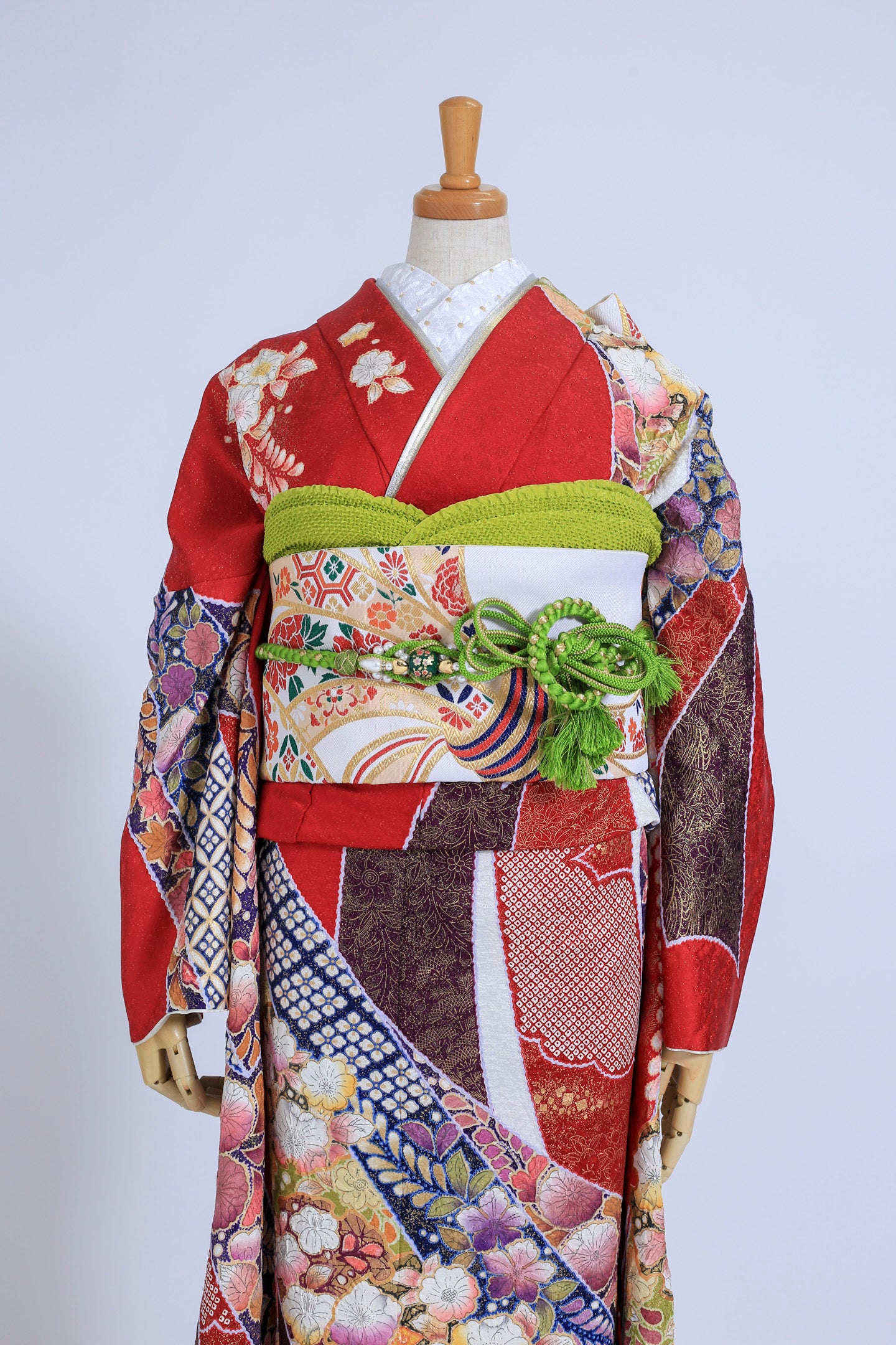 振袖ネットレンタル：赤と伝統】熨斗柄が大胆で珍しい/KH-380