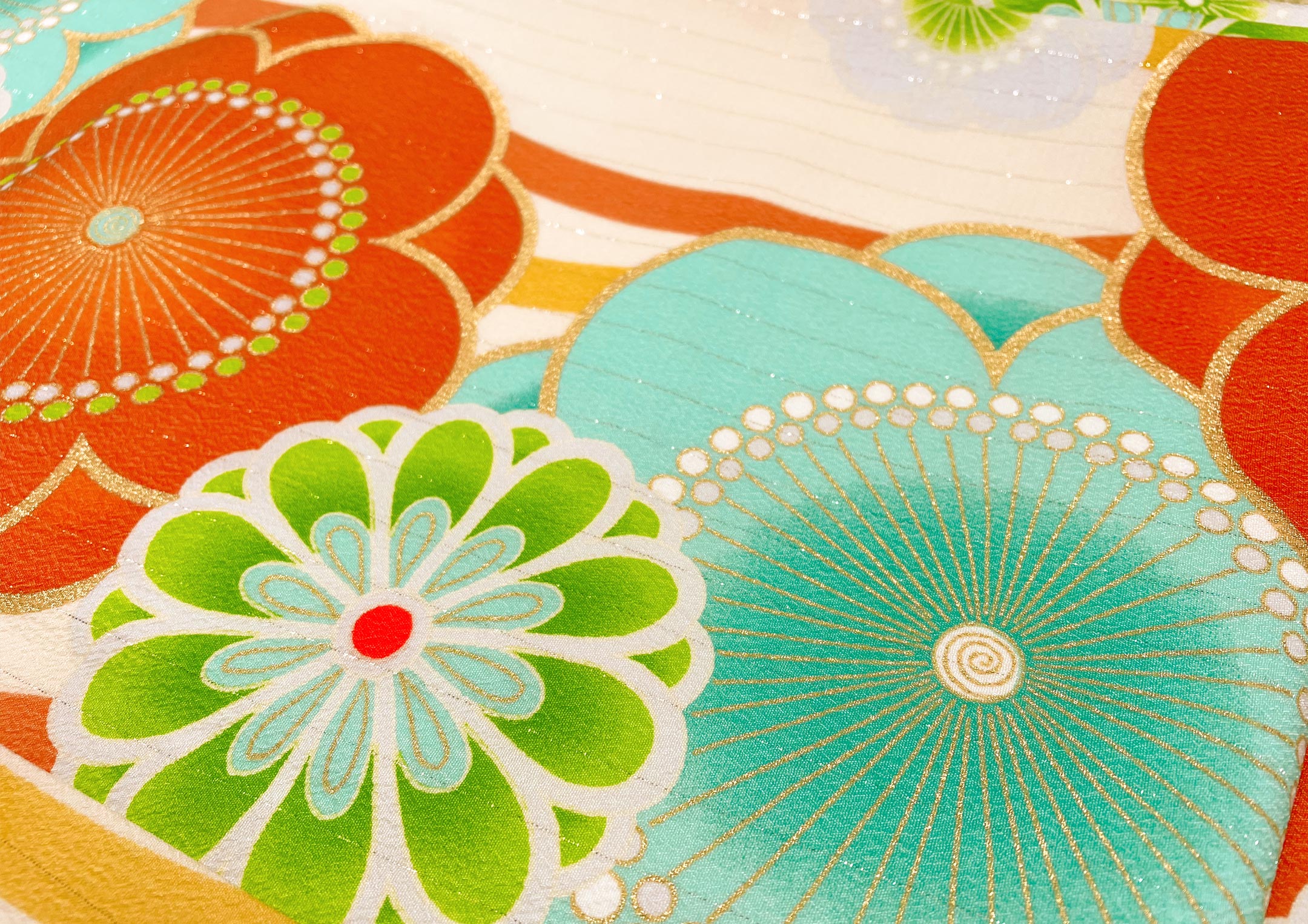 10mo振袖フルセット 紅型ちりめん ベージュホワイト×オレンジ×グリーン 振袖ネットレンタル：白とオレンジと水色】フルーツポンチみたいで