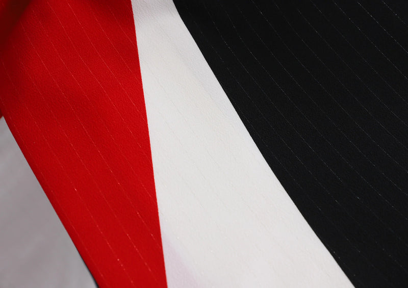 【振袖：アートな赤×白×黒のデザインはキモノハーツオリジナル】ネオジャパネスク KH-257