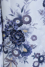 【振袖：透明感のある白に紫の花が咲いて美しく上品に】ノスタルジック KH-352
