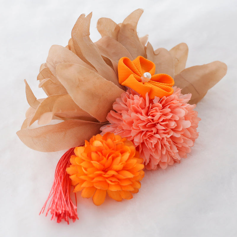 【髪飾り：ベージュのシアー素材にオレンジの花がついた豪華セット】hair-40