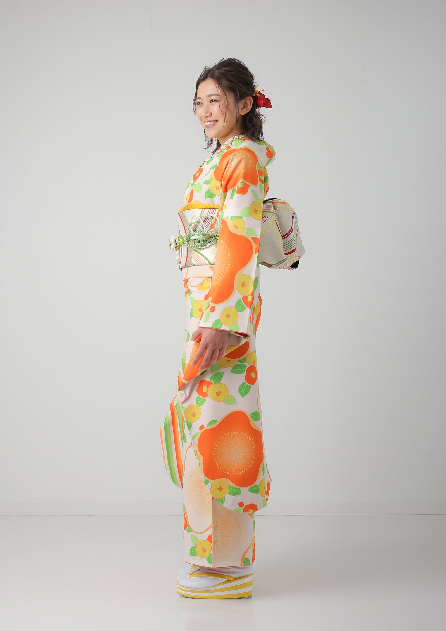 振袖ネットレンタル：オレンジストライプ】カラフルな色合いがキュート