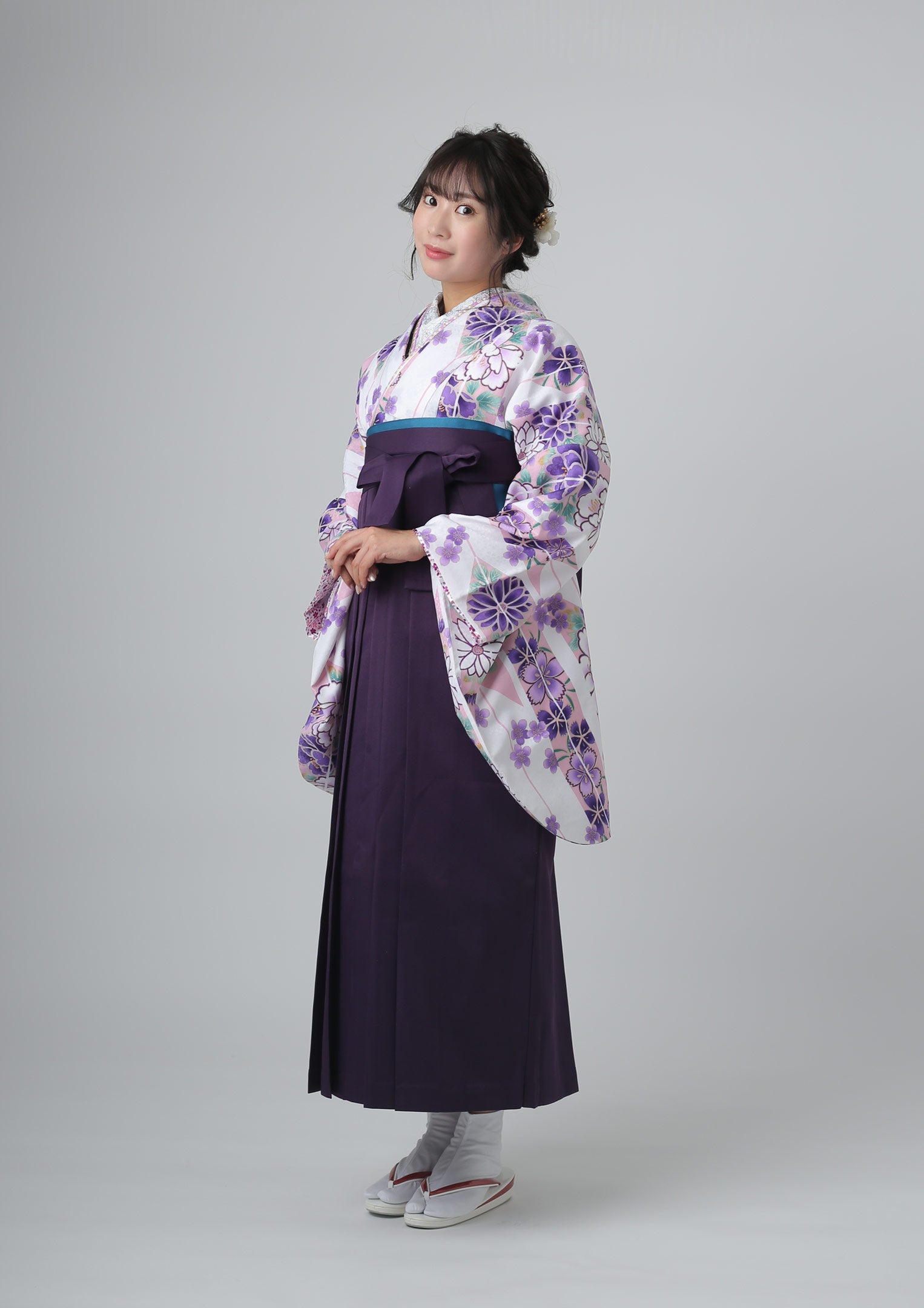 袴ネットレンタル：白地に紫の花】儚げな雰囲気がおしゃれ/HA-02