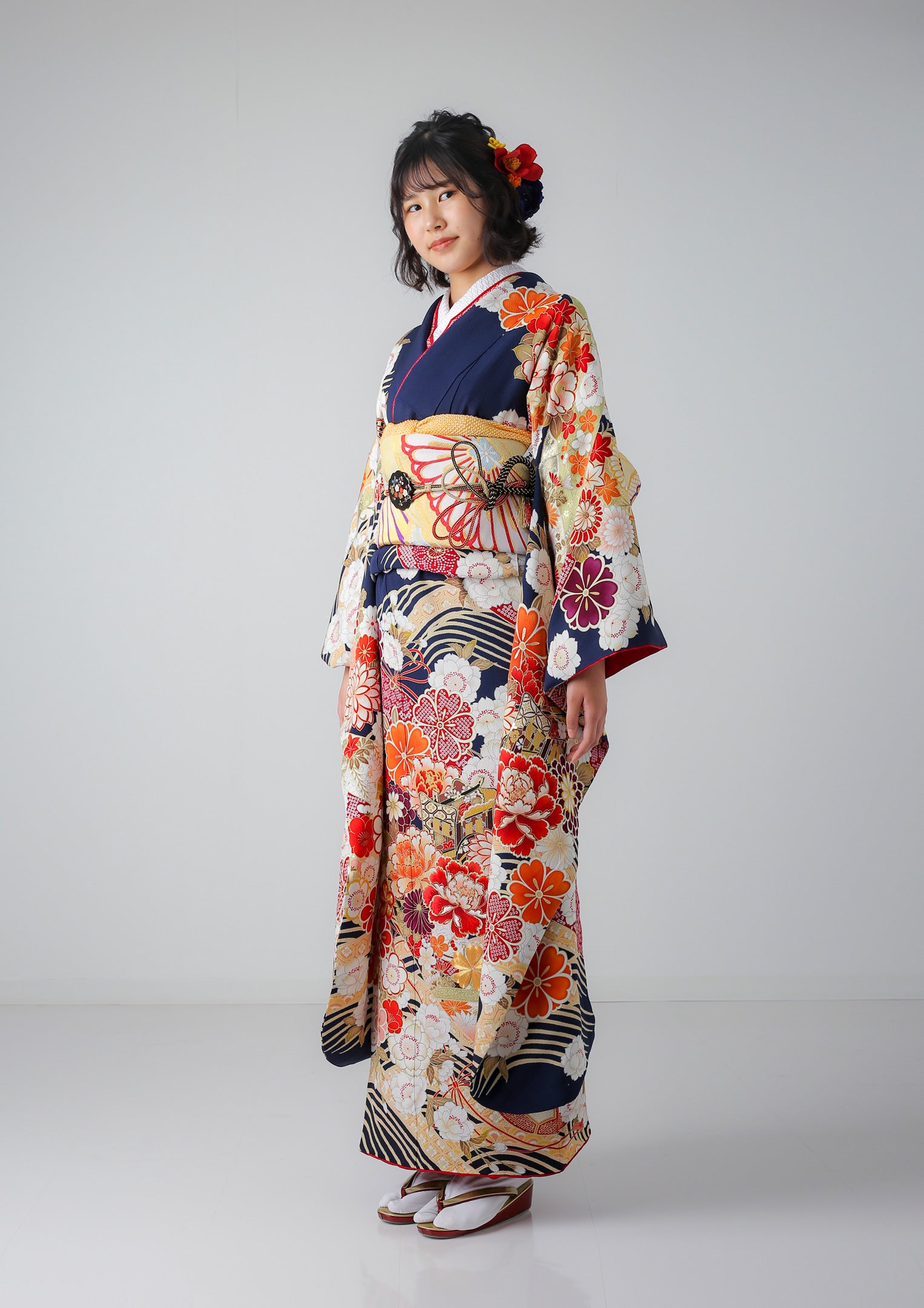 振袖ネットレンタル：青に咲く花】王道な古典柄振袖/KH-201 – kimono