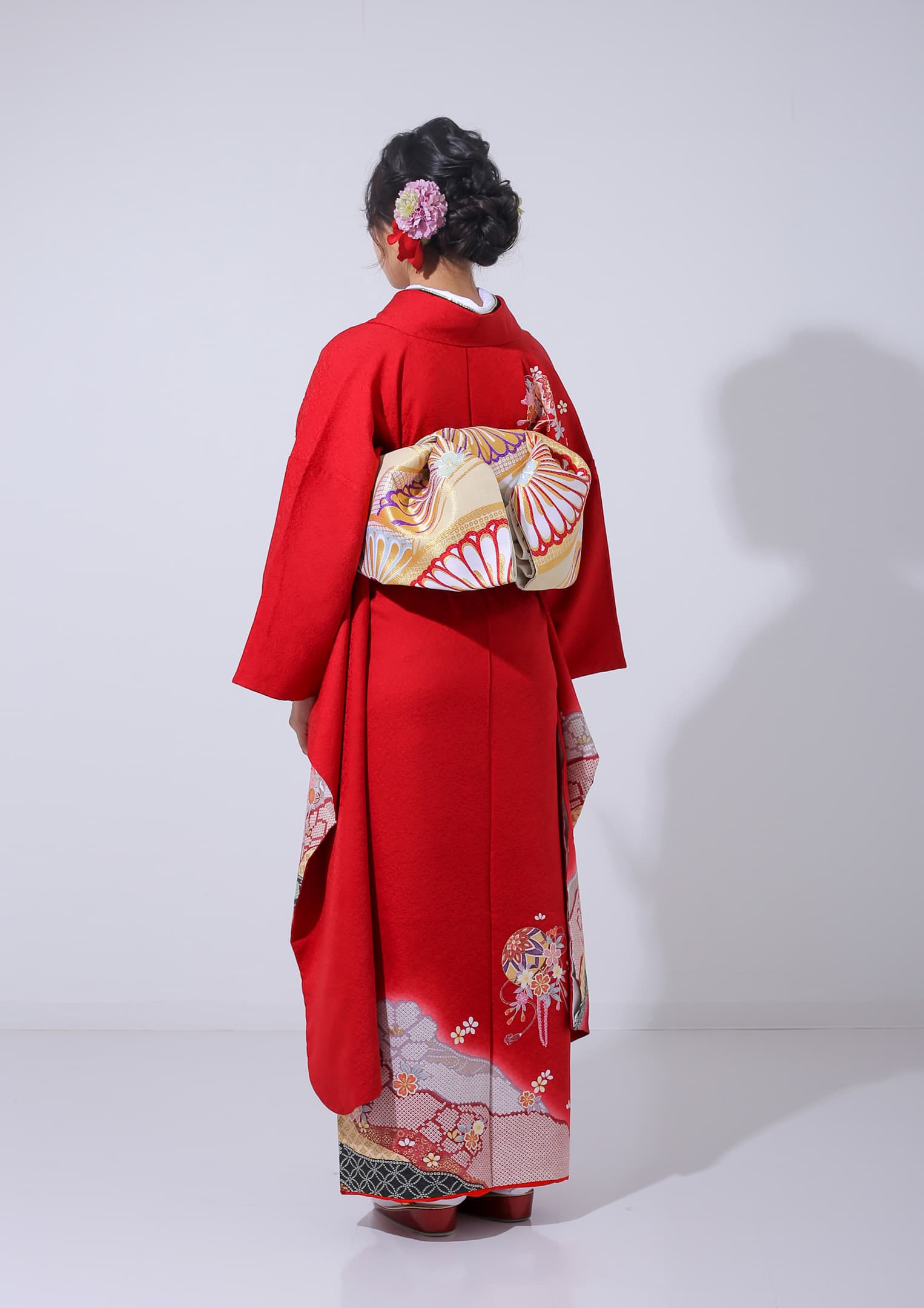 振袖ネットレンタル：伝統古典】赤地に鞠と流水/C-005 – kimono-hearts