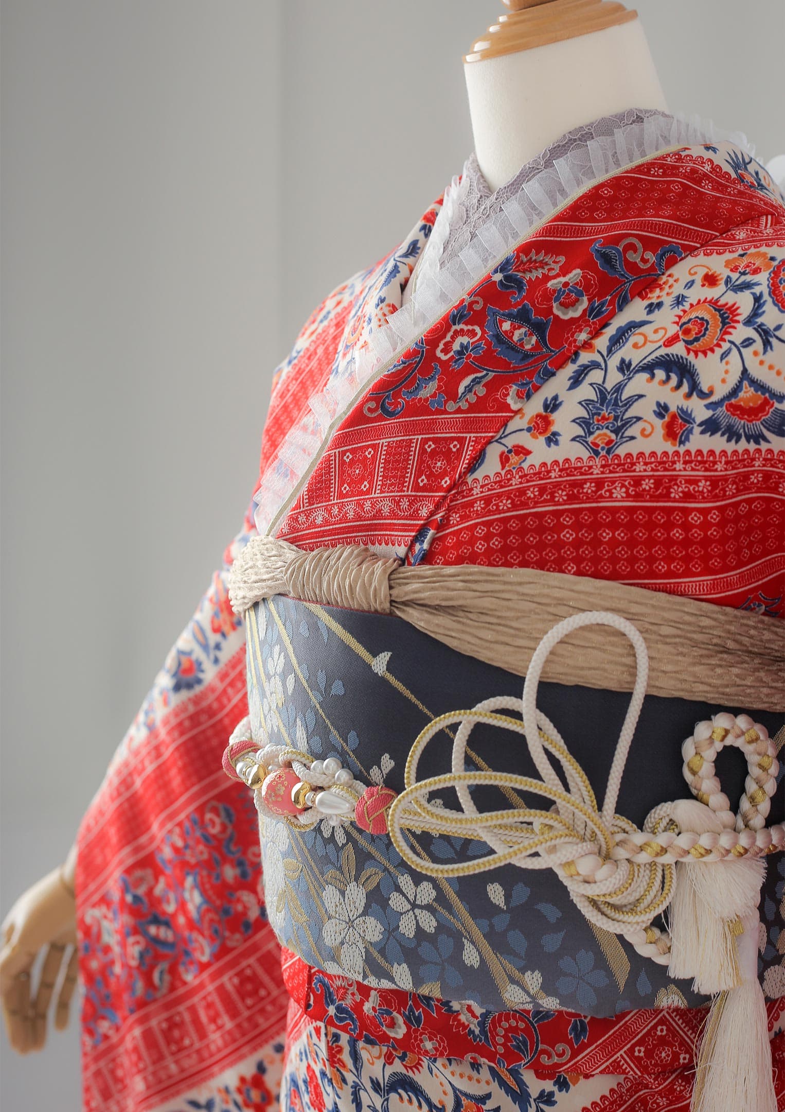 振袖ネットレンタル：赤と白の北欧デザイン】キュートに愛らしく/KH