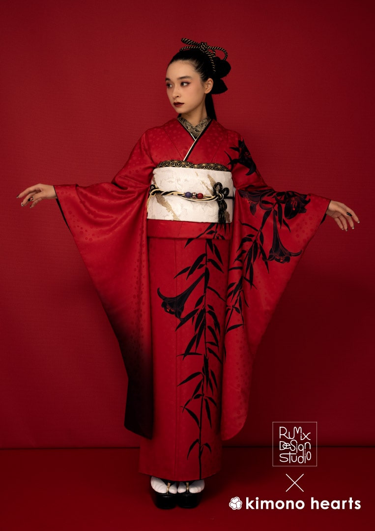 専用・黒地振袖（赤い内側）一点・ゆり 振袖ネットレンタル：赤と黒い影】凛と小粋に/KH-400 – kimono-hearts